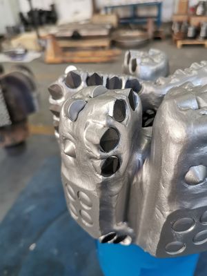 5 Blade Matrix Body PDC Drill Bits API Thread Rock Drilling Tool